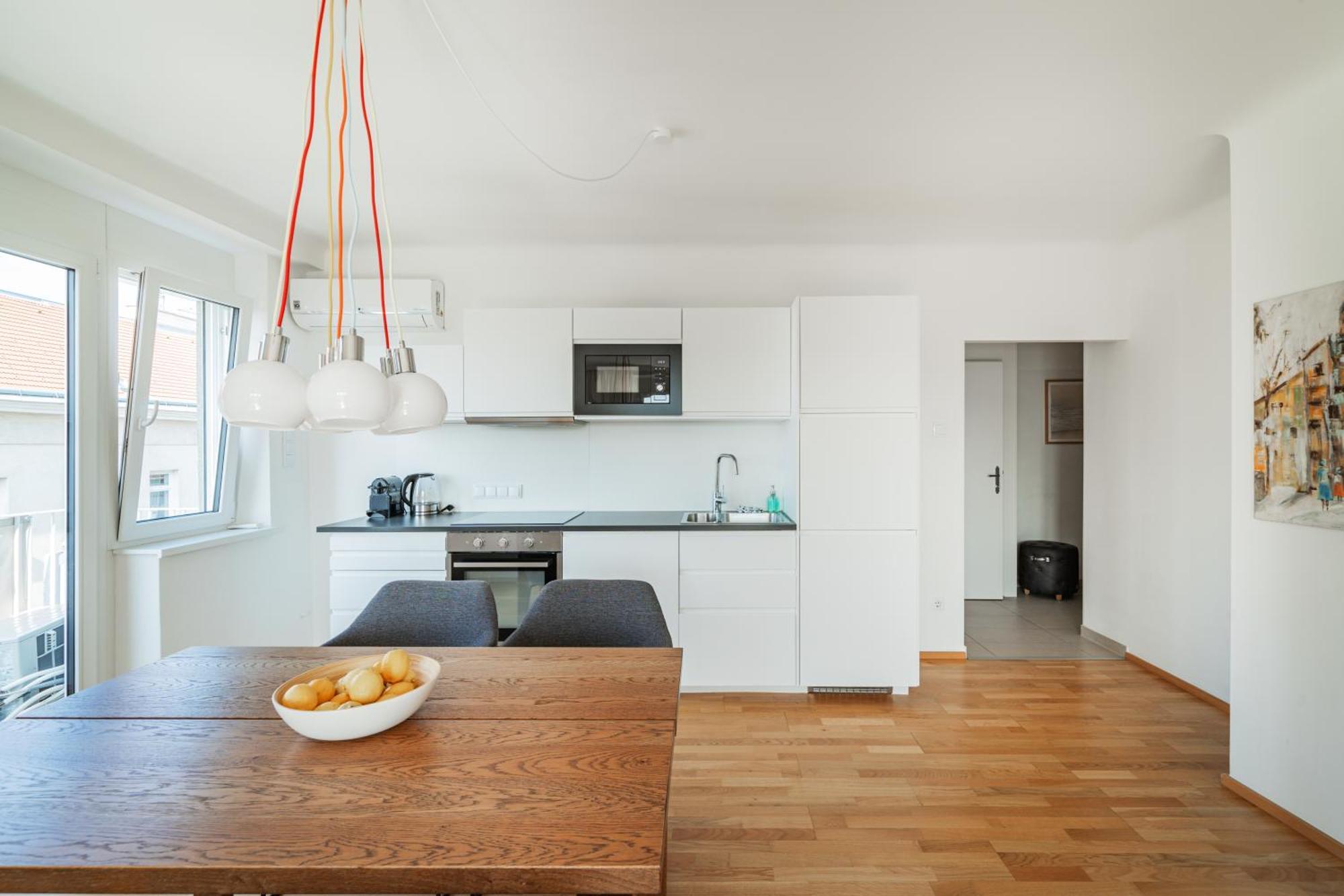 Central 60M2 Suite 10 Min Walk From Main Station Bécs Kültér fotó