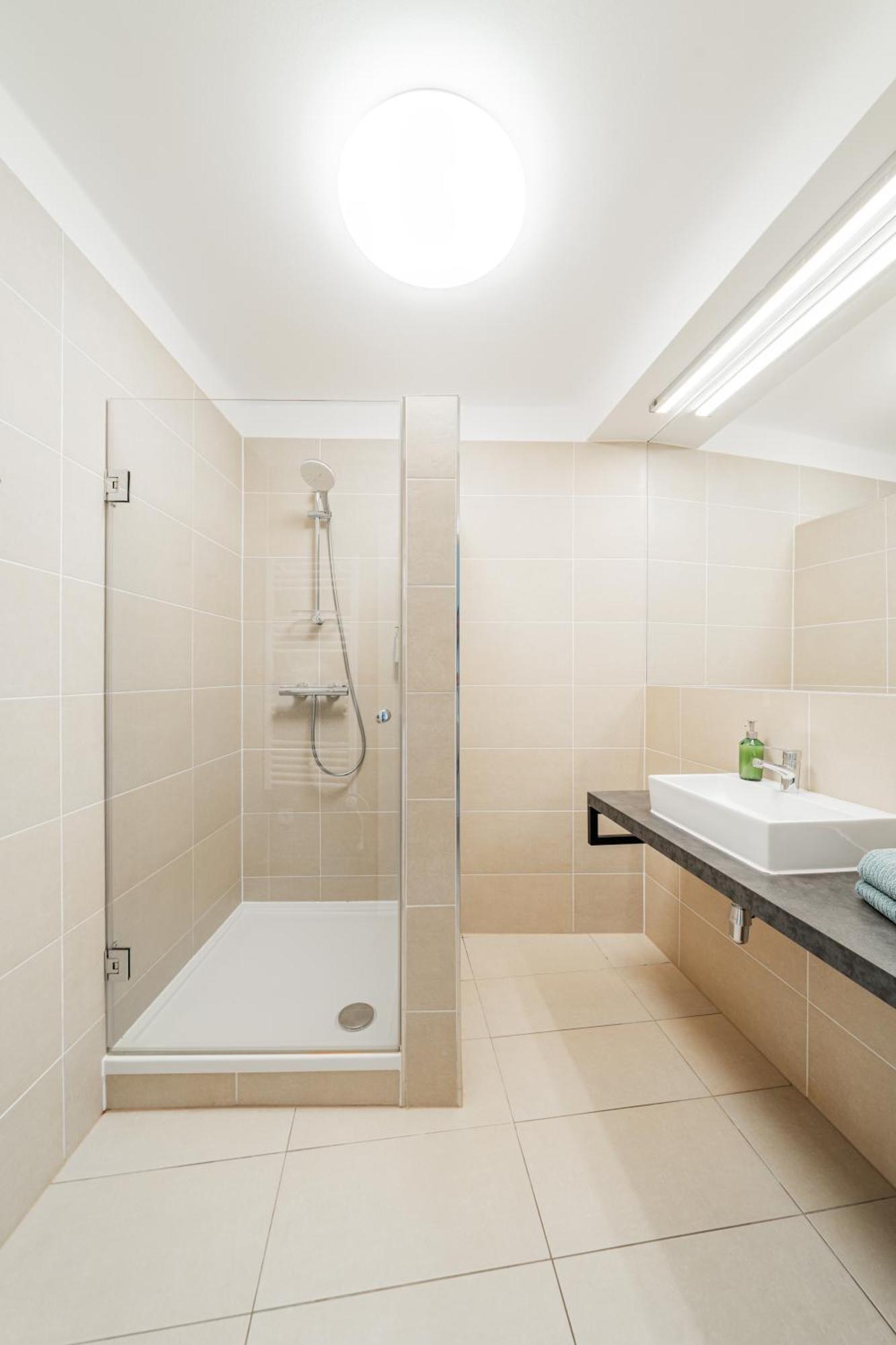 Central 60M2 Suite 10 Min Walk From Main Station Bécs Kültér fotó